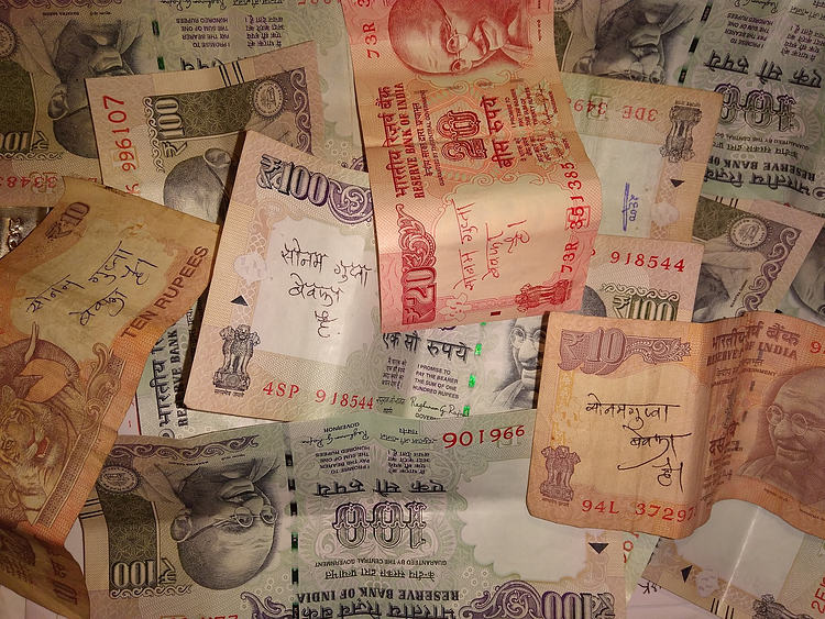 美元/印度盧比：盧比回落，位於77.00上方區間內