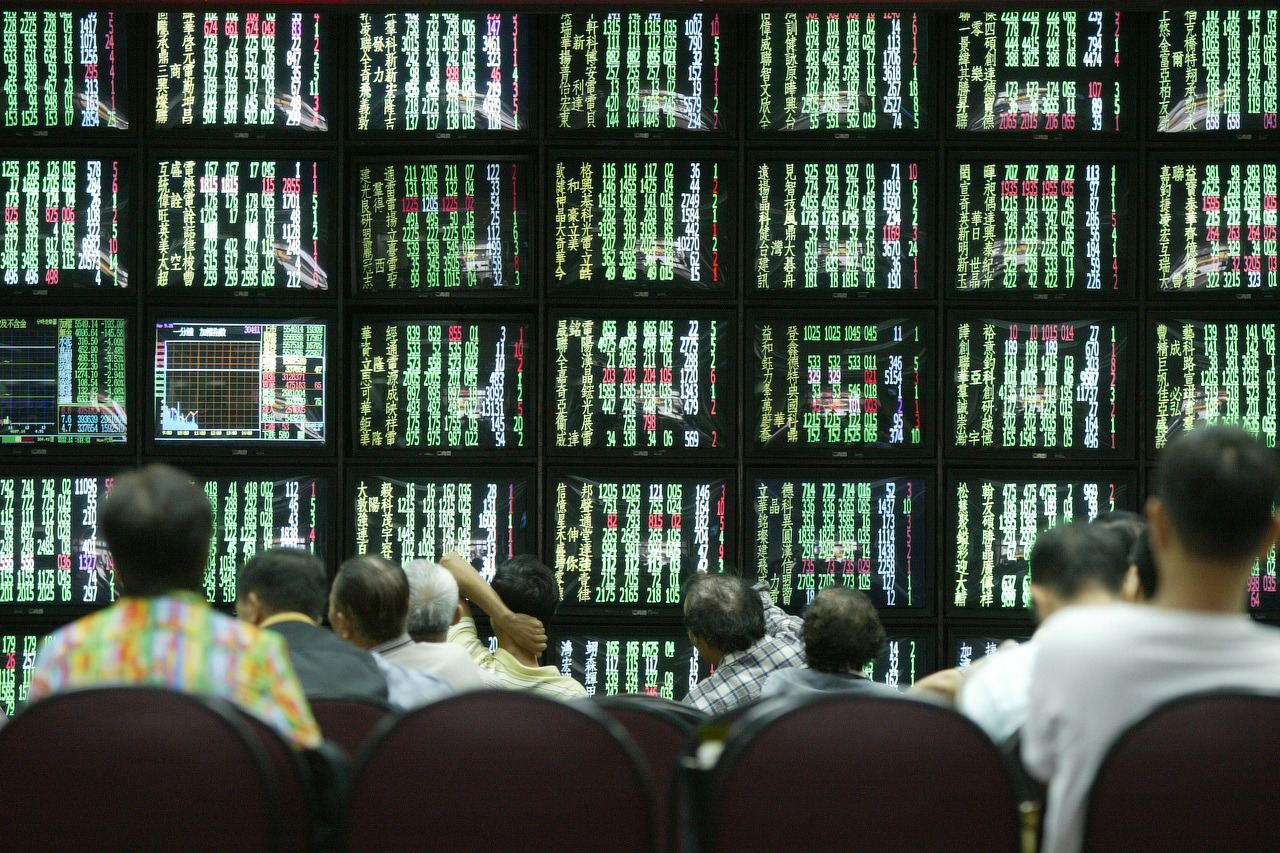碧桂園財務危機拖累金融股 台股重挫逾280點