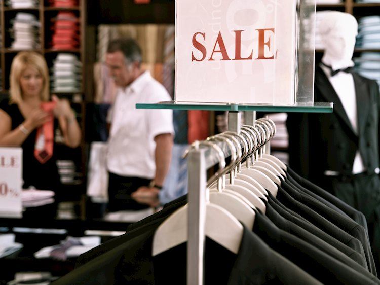 突發新聞:美國零售銷售增長0.7%，預期為0.4%